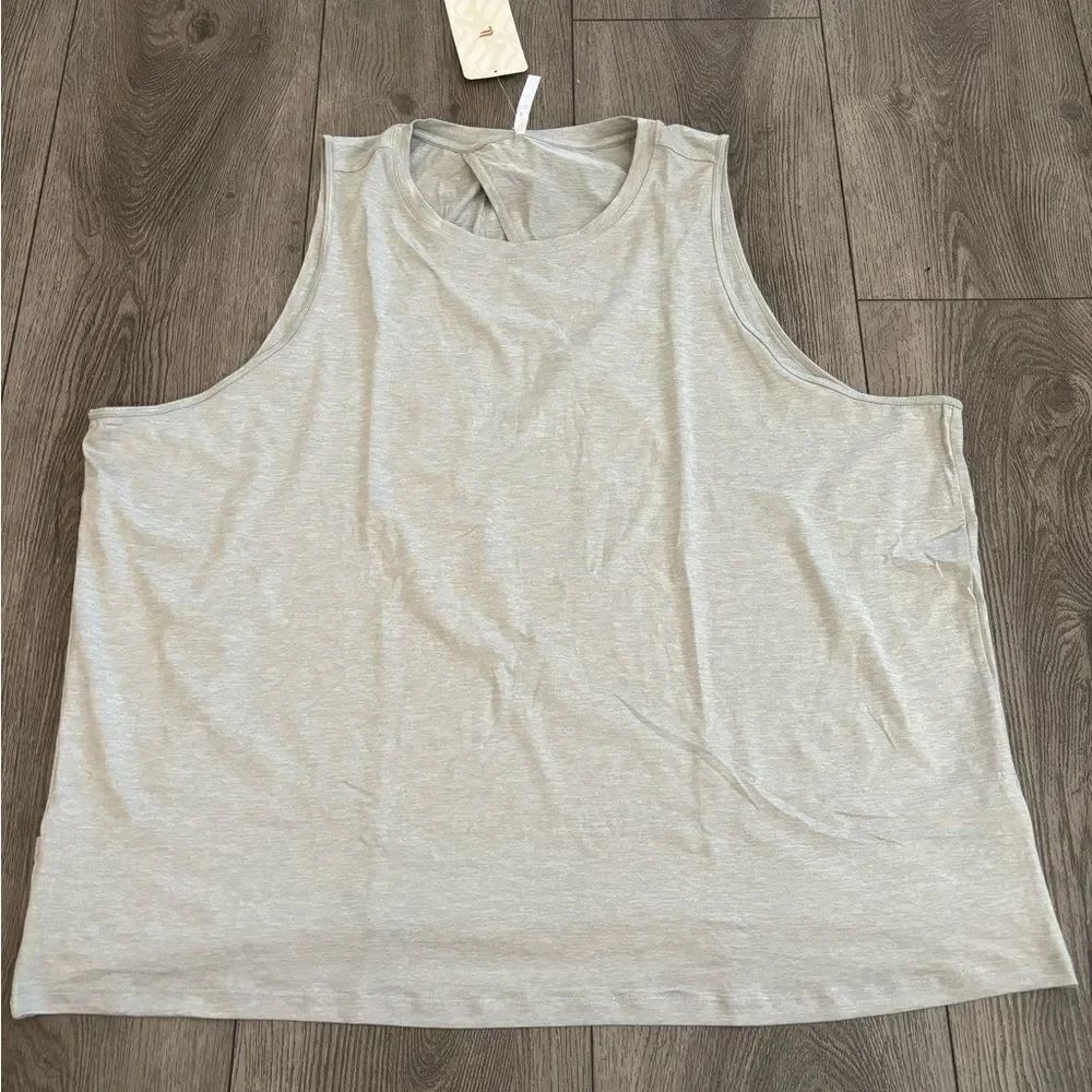 Fabletics Blake open back tank relaxed fit with moisture wicking